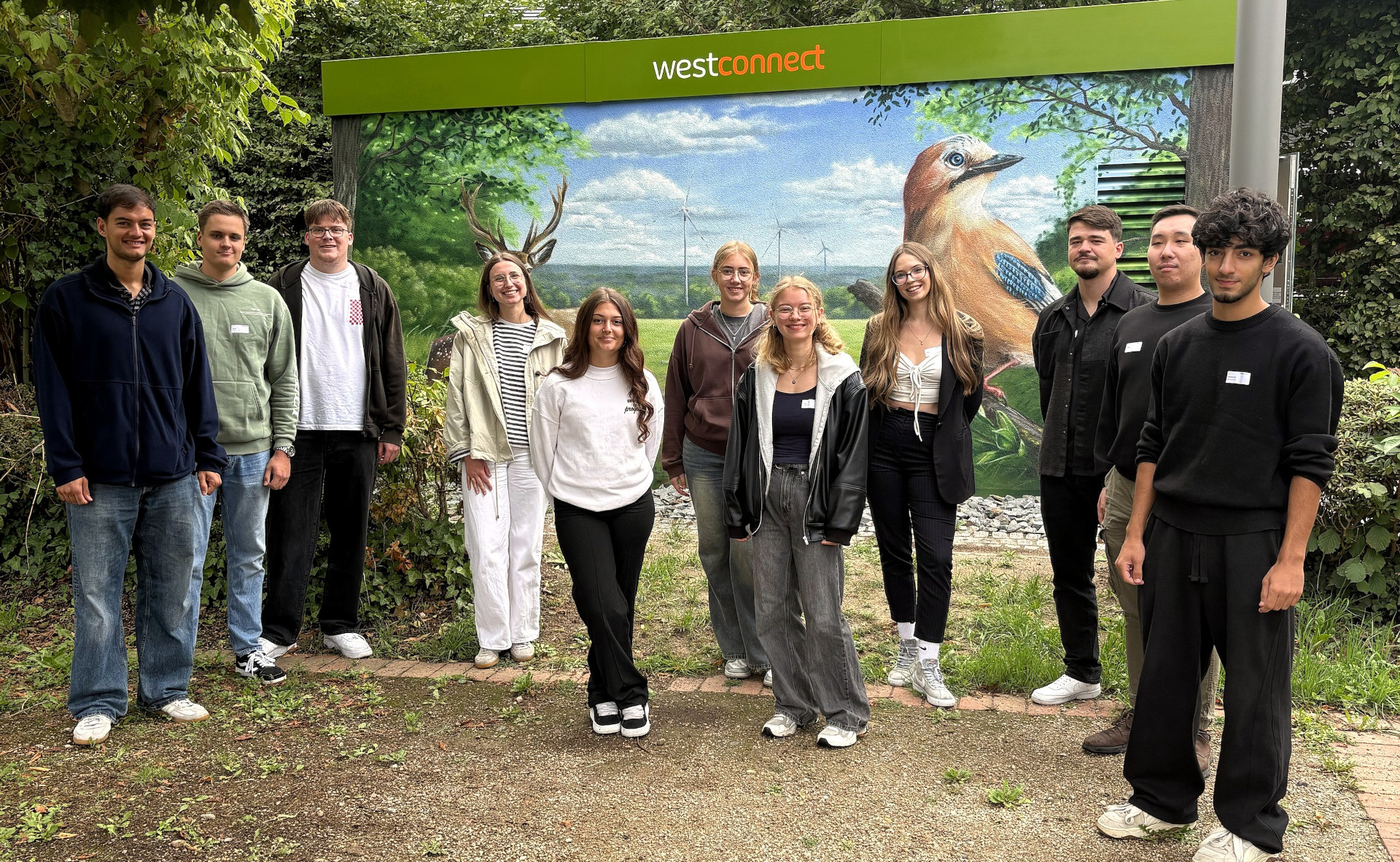 Elf neue Auszubildende starten bei Westnetz in Siegen